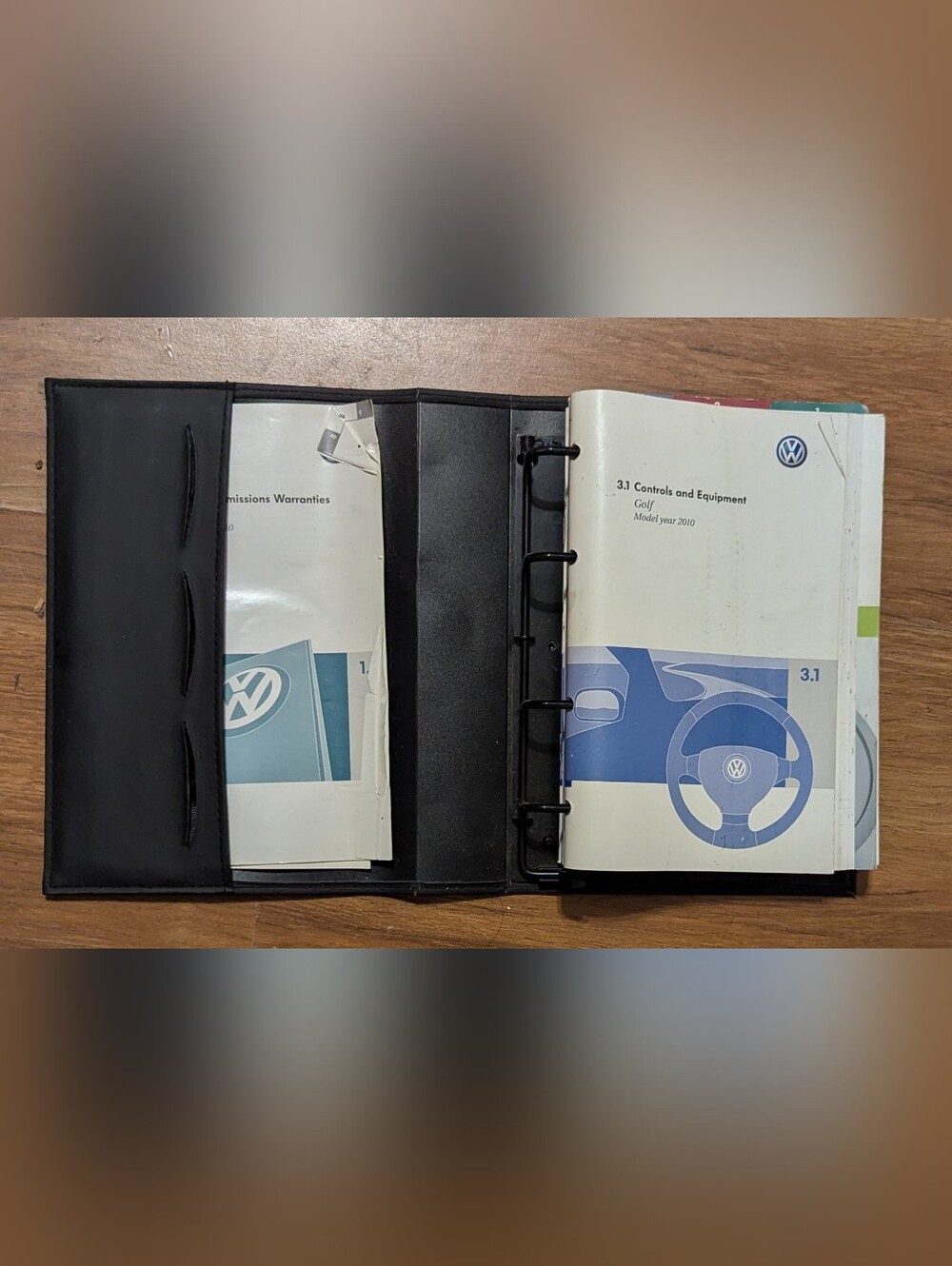 2010 Volkswagen Golf Owner's Manual with case OEM